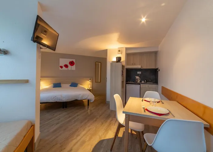 Vvf Normandie ホリデーパーク ヴール・レ・ローズ